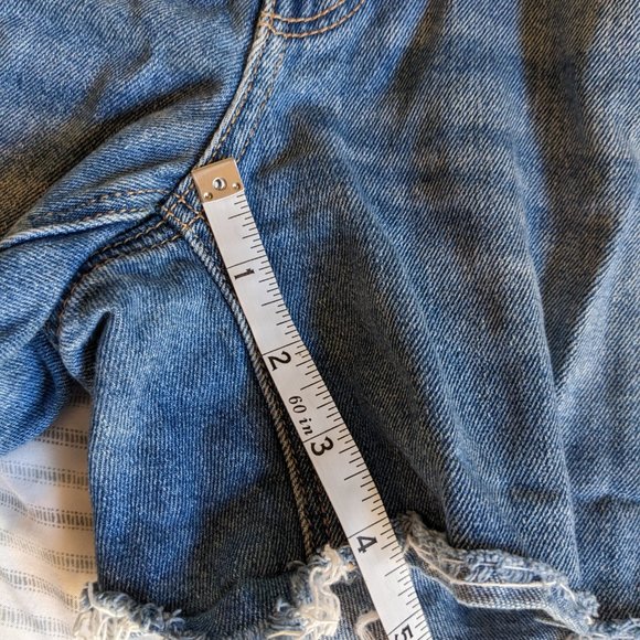 American Eagle Outfitters denim shorts - Picture 6 of 7